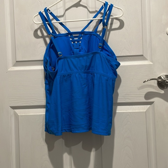 Royal blue Tankini set size 1X. Slight padding in the bra. - Picture 3 of 3
